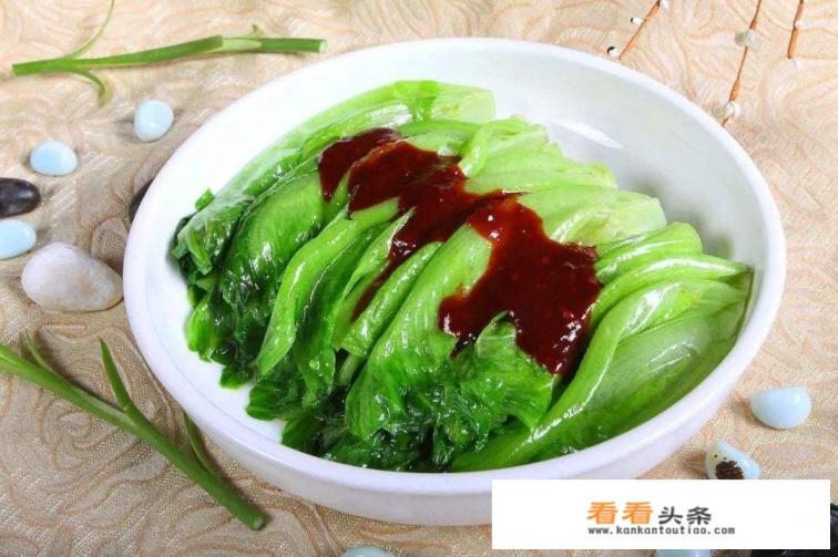 炒青菜加耗油还放蒜蓉吗 炒青菜加耗油还放蒜蓉吗