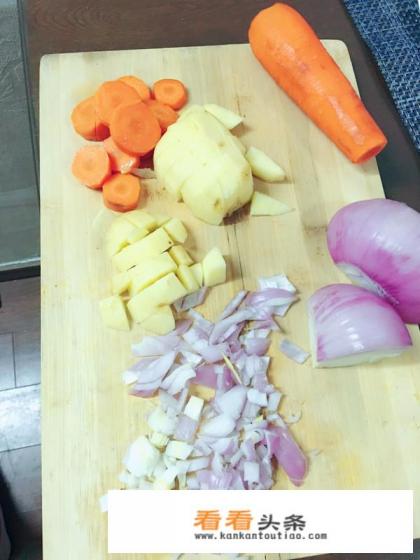 咖喱鸡肉饭怎么做 咖喱鸡肉饭怎么做