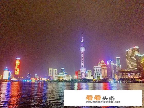 当你行走在上海外滩，是惊艳其万国建筑，还是感受其历史的沧桑