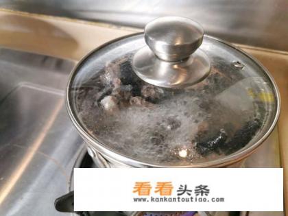 乌鸡有哪些好吃的做法?跟普通的鸡差别大吗 乌鸡有哪些好吃的做法?跟普通的鸡差别大吗