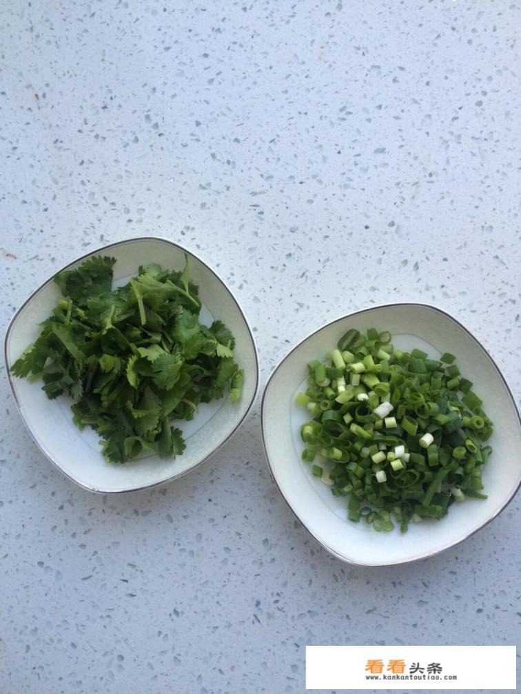 蒜蓉虾的家常做法全过程 蒜蓉虾的家常做法全过程