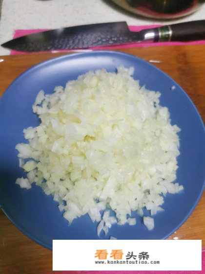 汉堡牛肉饼的做法 汉堡牛肉饼的做法