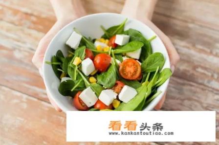 每晚跑步一小时,有氧运动半小时,晚饭只吃鸡胸肉,能瘦下来吗 每晚跑步一小时,有氧运动半小时,晚饭只吃鸡胸肉,能瘦下来吗