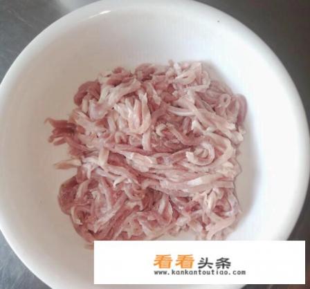 芹菜炒肉丝嫩滑不老的妙招