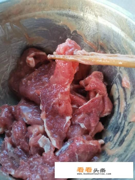 煎牛肉片的腌制 *** 