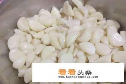 碳烤生蚝扇贝的蒜泥是怎么 *** 的 碳烤生蚝扇贝的蒜泥是怎么 *** 的