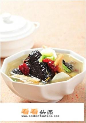 炖乌鸡汤放什么材料好喝