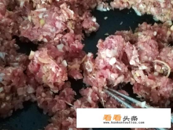 牛肉包菜粉条包子馅的做法