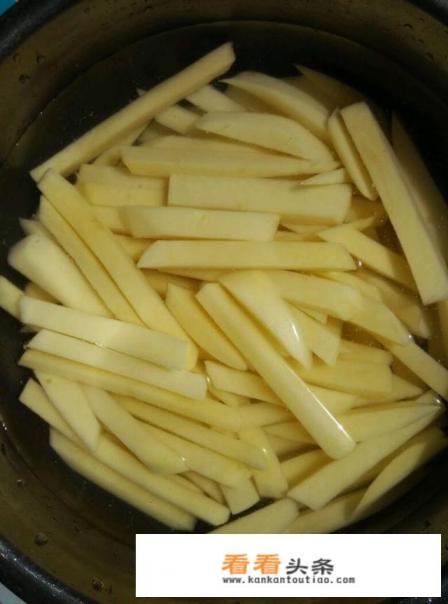 如何自制家庭版炸薯条