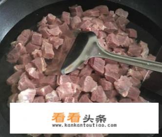 牛肉炖柿子的家常做法是什么？