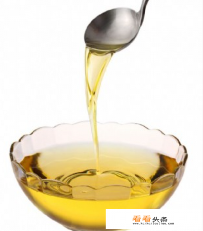 鸡蛋怎么煮不会散掉 鸡蛋怎么煮不会散掉