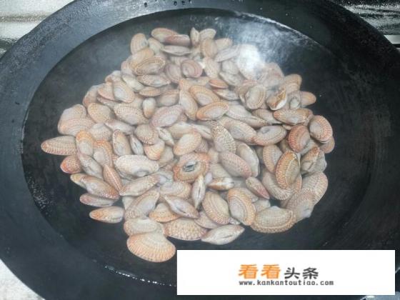 炒花甲的做法 炒花甲的做法