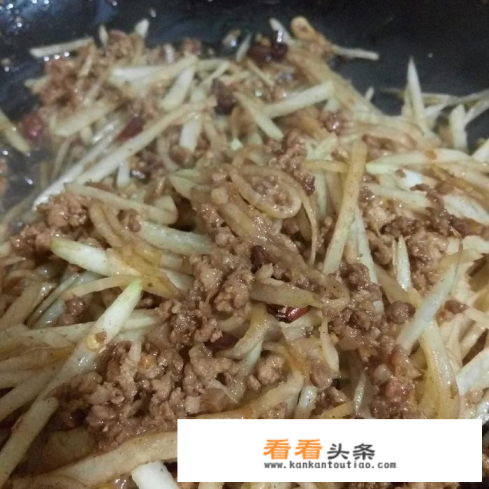 饭店白萝卜苦累菜做法