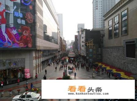 中国哪个旅游城市好吃的多，好玩的也多