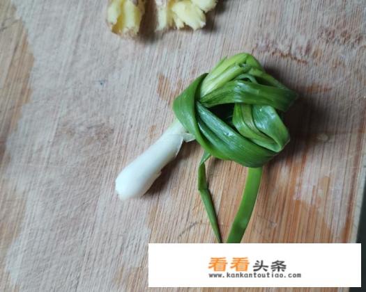 卤水鸭头鸭爪鸭翅的做法