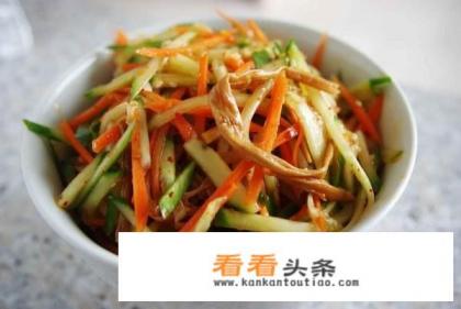 凉拌黄花菜怎么做，需要哪些食材