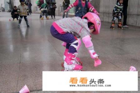 幼儿轮滑小游戏