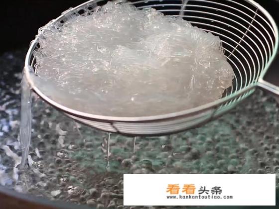 菠菜拌什么好吃