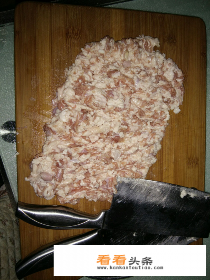 怎么调羊肉馅才好吃 怎么调羊肉馅才好吃