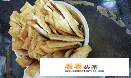 中午剩的红烧肉想放点土豆怎么做