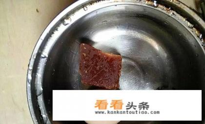 红糖艾叶煮鸡蛋做法