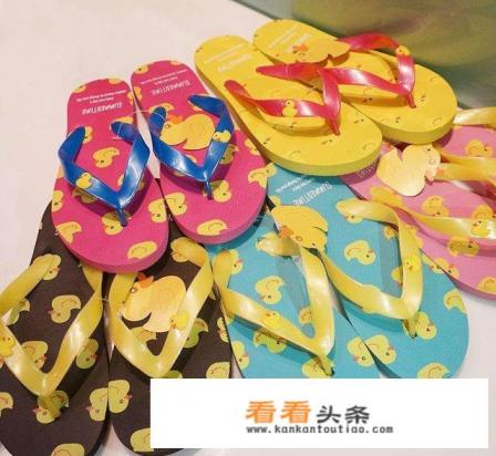 夏天去旅游穿什么鞋合适