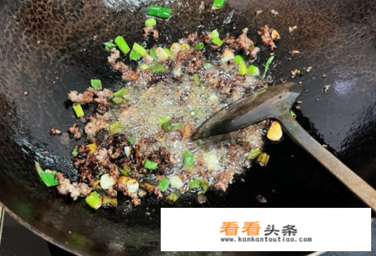 吕小厨茄子打卤面家常做法
