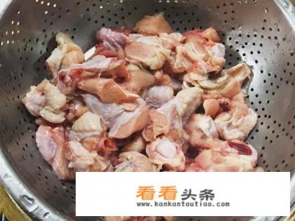 板栗炖鸡的做法最正宗的做法 板栗炖鸡的做法最正宗的做法