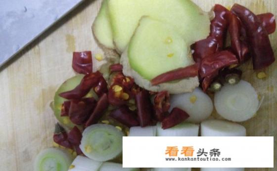 香菇鸡块家常做法 香菇鸡块家常做法
