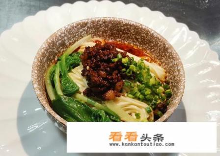 怎么做老成都的素椒杂酱面的做法,最正宗老成都的素椒 怎么做老成都的素椒杂酱面的做法,最正宗老成都的素椒