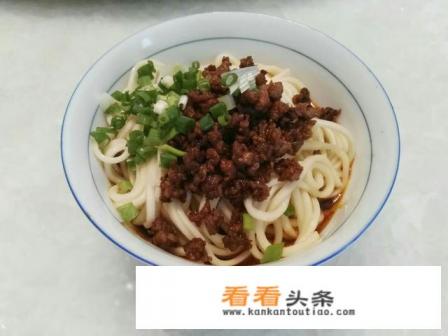怎么做老成都的素椒杂酱面的做法,最正宗老成都的素椒 怎么做老成都的素椒杂酱面的做法,最正宗老成都的素椒
