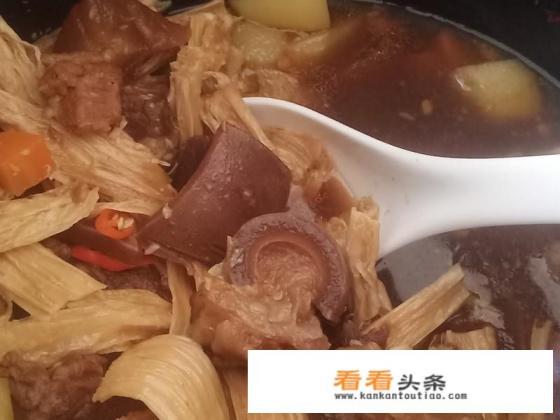 腐竹牛腩煲做法 腐竹牛腩煲做法