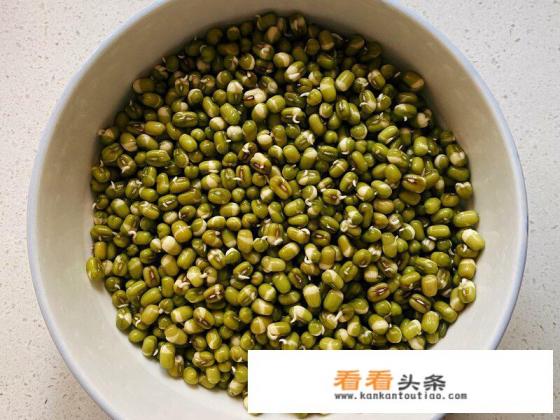 发绿豆芽最简单的 *** 发绿豆芽最简单的 ***