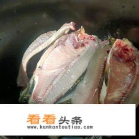 酸菜鲫鱼正宗川菜做法 酸菜鲫鱼正宗川菜做法