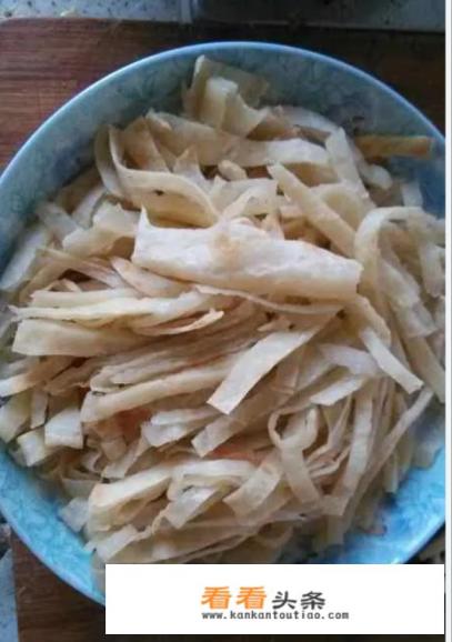 素炒饼丝圆白菜做法 素炒饼丝圆白菜做法