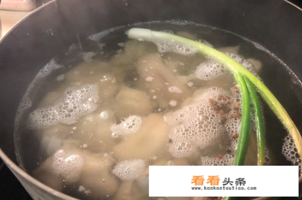 酸汤腊猪脚火锅的正宗做法 酸汤腊猪脚火锅的正宗做法
