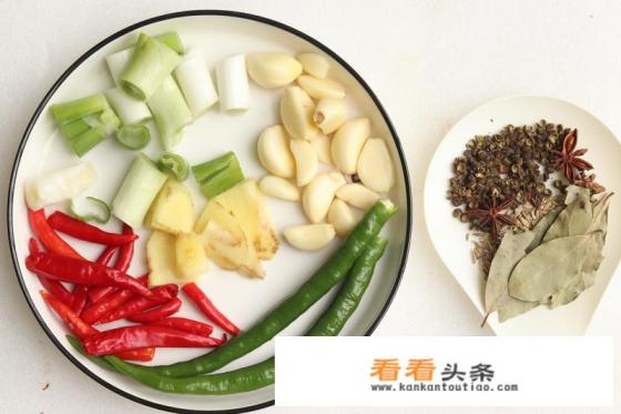 柴火鸡的做法最正宗的做法 柴火鸡的做法最正宗的做法