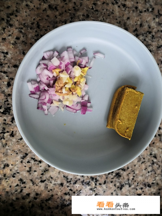 咖喱海鲜大杂烩的做法 咖喱海鲜大杂烩的做法