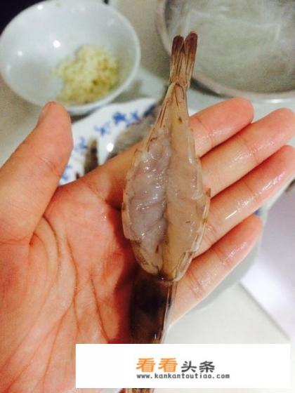 蒜蓉粉丝虾的做法家庭做法 蒜蓉粉丝虾的做法家庭做法
