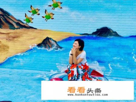 请问一个人跟团去旅游会不会很奇怪?吃饭是怎么吃 请问一个人跟团去旅游会不会很奇怪?吃饭是怎么吃