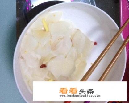 白萝卜鸭血汤的做法