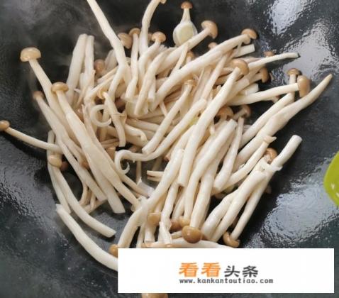 炒蟹味菇怎么做 炒蟹味菇怎么做