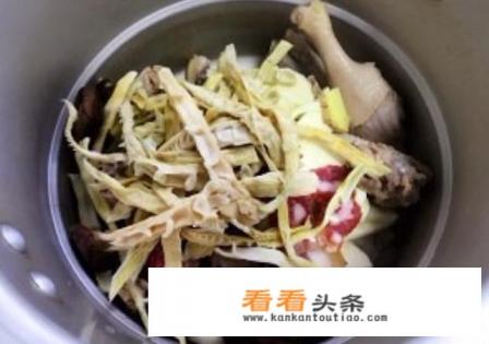 笋干老鸭煲怎么做 笋干老鸭煲怎么做