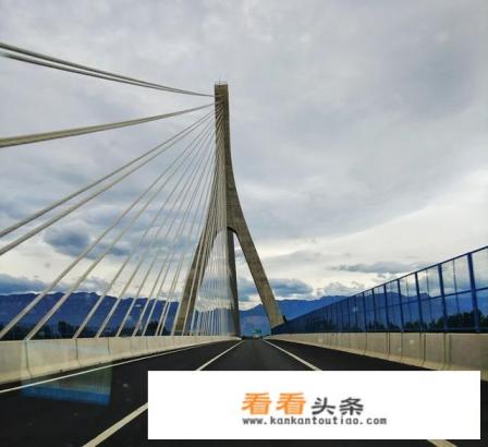 想出去旅游的但是没人陪怎么办啊 想出去旅游的但是没人陪怎么办啊