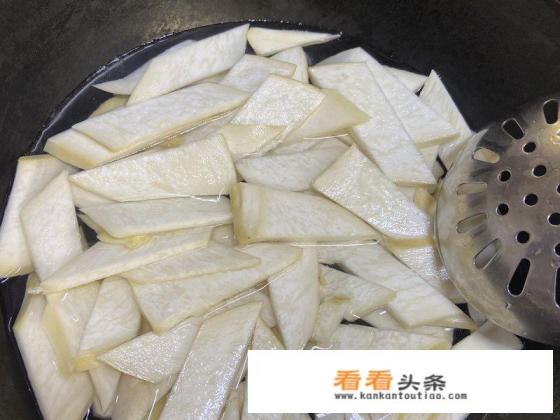 第一美食鸡腿菇怎么炒好吃做法 第一美食鸡腿菇怎么炒好吃做法