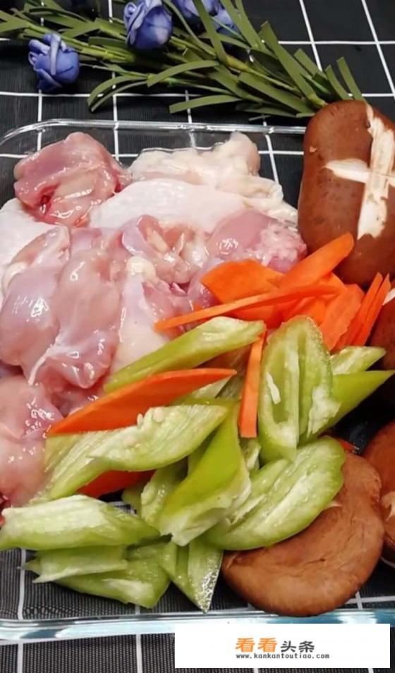 家常炖鸡怎么做好吃 家常炖鸡怎么做好吃