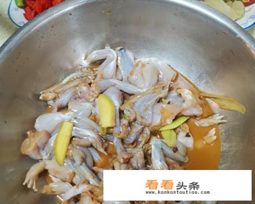 椒麻水煮牛蛙的正宗做法 椒麻水煮牛蛙的正宗做法