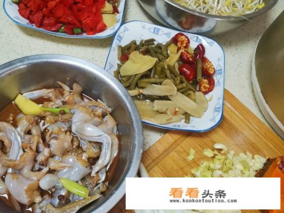 椒麻水煮牛蛙的正宗做法 椒麻水煮牛蛙的正宗做法