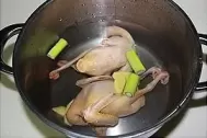 产妇鸽子汤下奶正确做法
