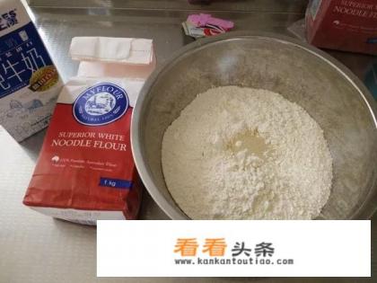 如何用牛奶发面蒸馒头 如何用牛奶发面蒸馒头
